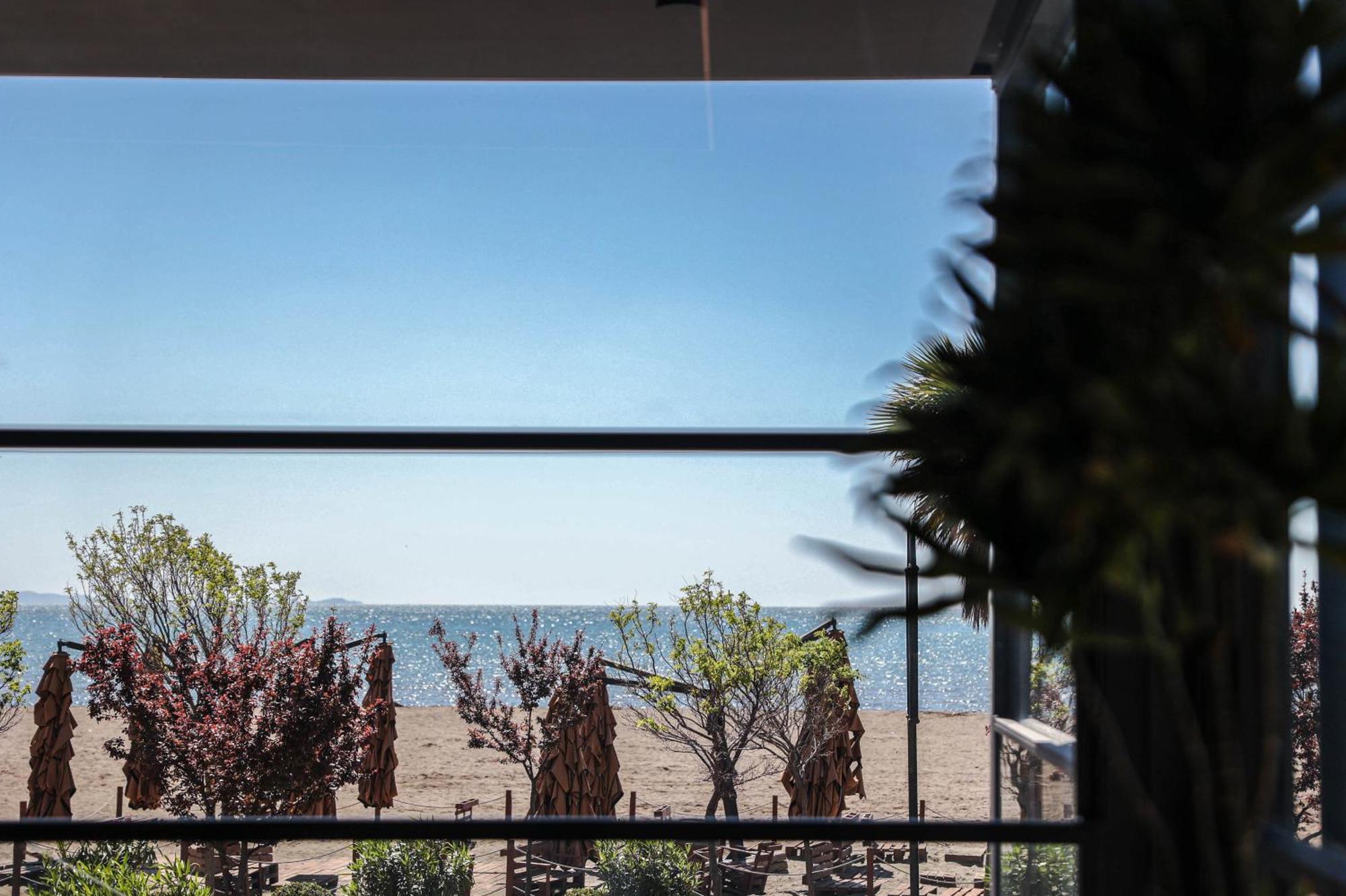 Hotel Frojd - Beach Front Resort Шенджин Экстерьер фото
